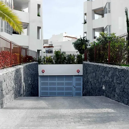 Agora 0